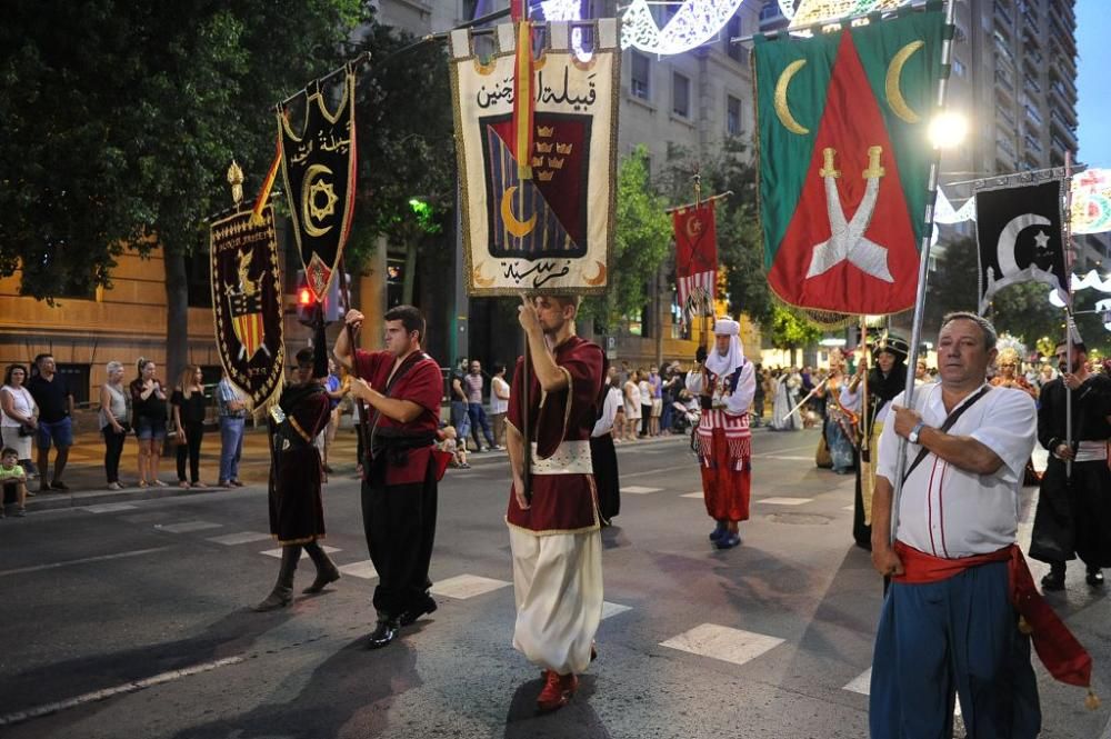 Desfile de Moros y Cristianos - Murcia se conviert