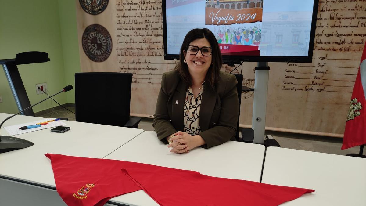 La alcaldesa de Benavente, Beatriz Asensio, en la presentación de las Fiestas de la Veguilla. / E. P.