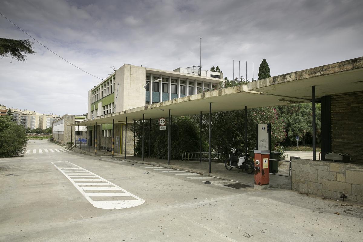 Parte del antiguo recinto fabril de la automovilística Mercedes, en Barcelona.