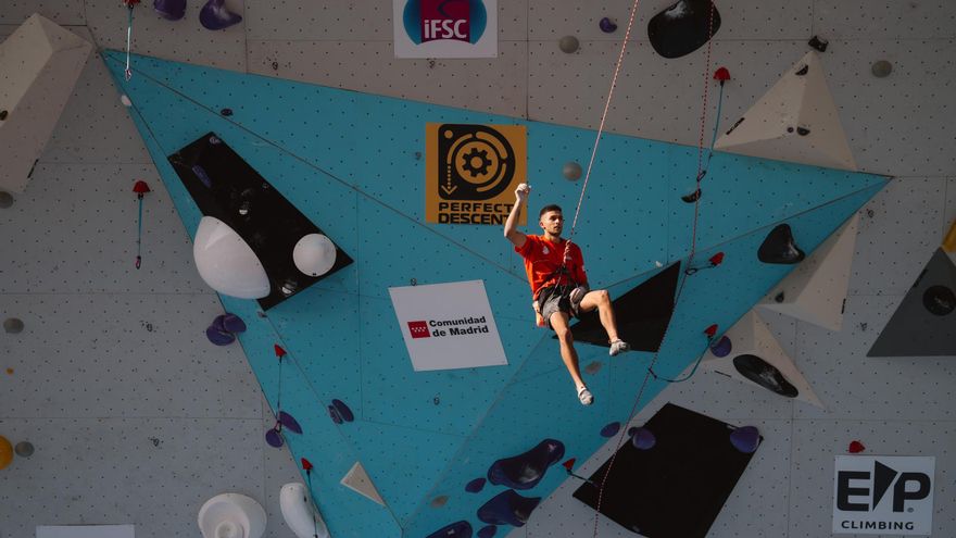 Así ha sido la llegada de Alberto Ginés a la cima del muro de competición