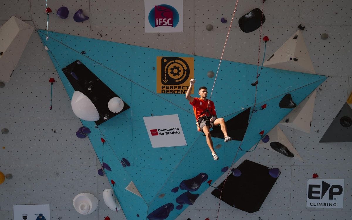 Así ha sido la llegada de Alberto Ginés a la cima del muro de competición