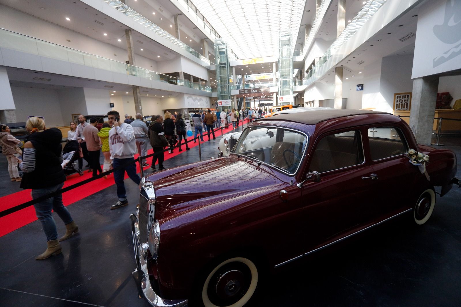 Llenazo en el primer fin de semana de la Feria del Automóvil en València