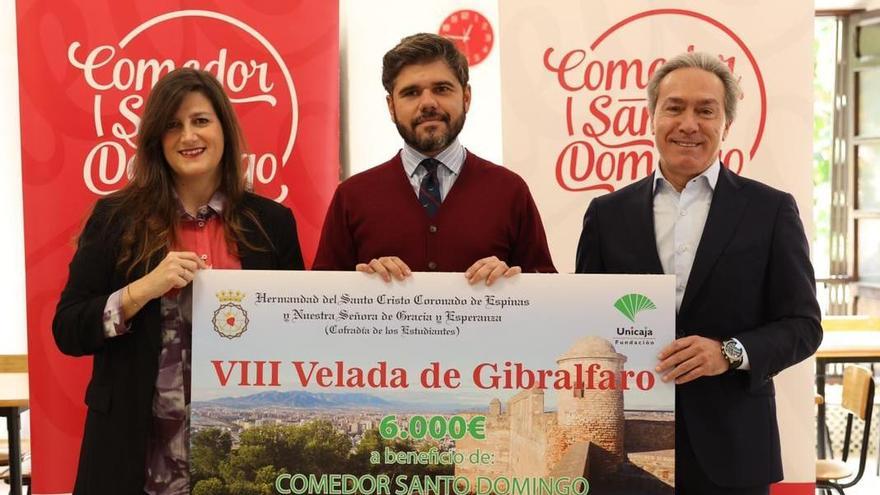 Momento del acto de entrega del donativo al Comedor de Santo Domingo.