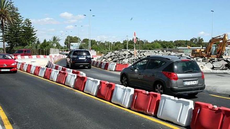 Las obras de desdoblamiento del tramo de carretera se están desarrollando en un momento de intenso nivel de circulación.