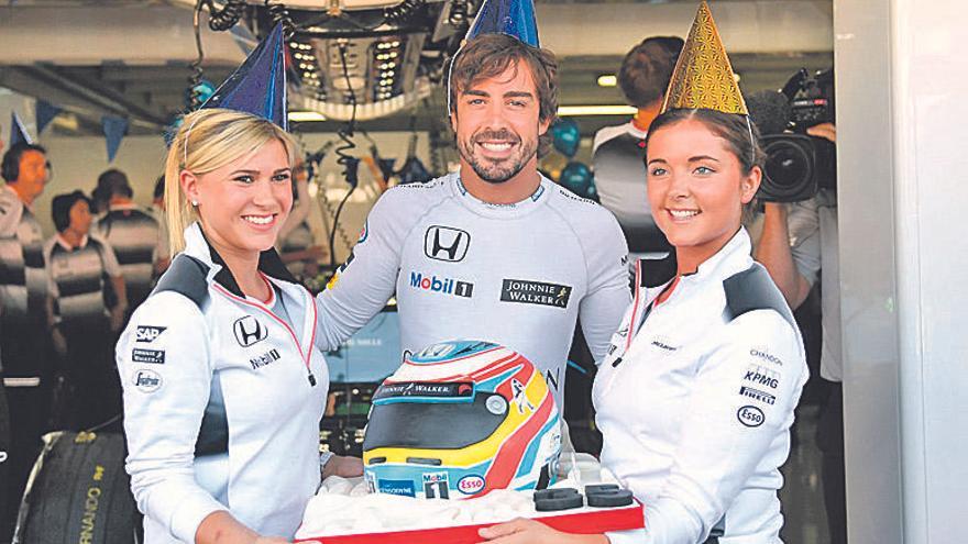 El piloto de Fórmula 1 Fernando Alonso celebra su 35 cumpleaños. //  FdV