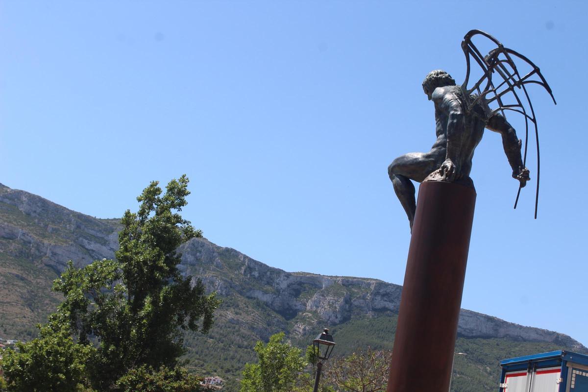 Ícaro y el vuelo del arte en Dénia (imágenes)