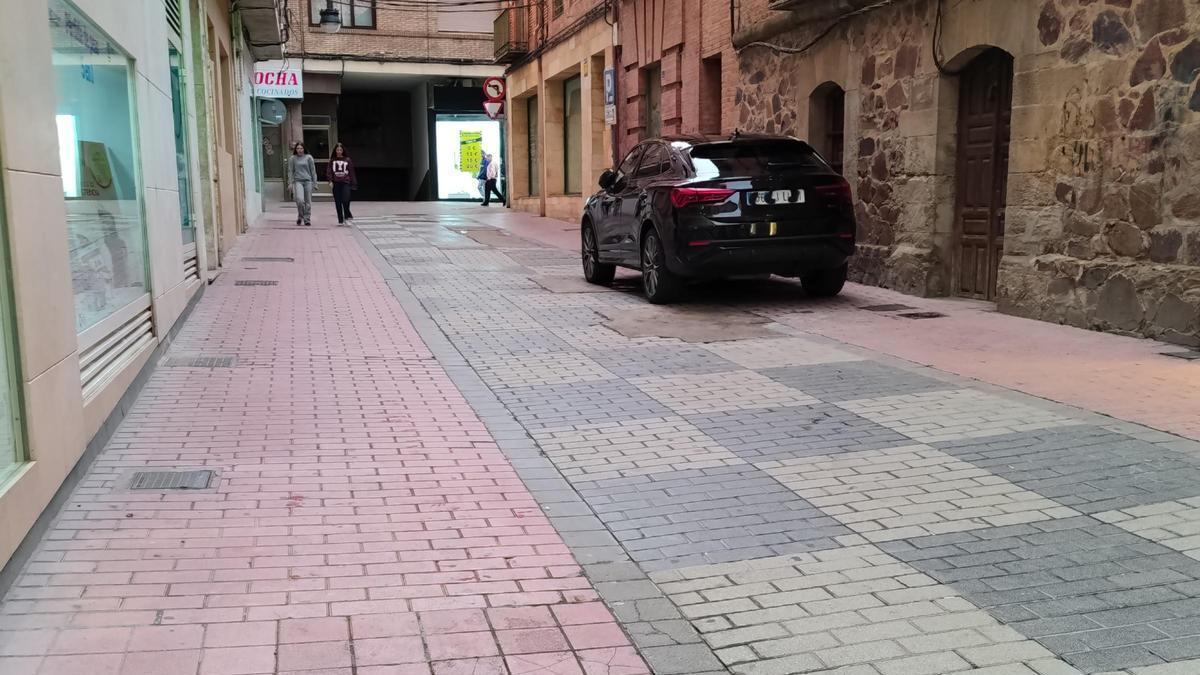 Calle Ronda del Progreso, donde ese ejecutará la renovación de la red de abastecimiento.