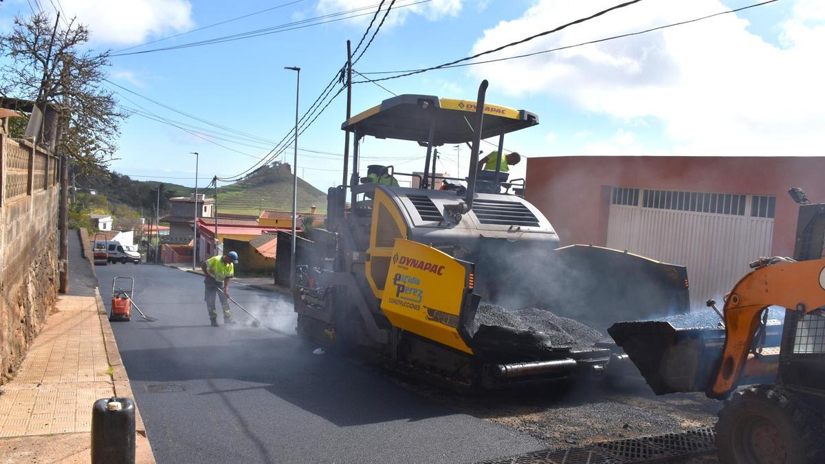 Los trabajos de asfaltado realizados en la zona.