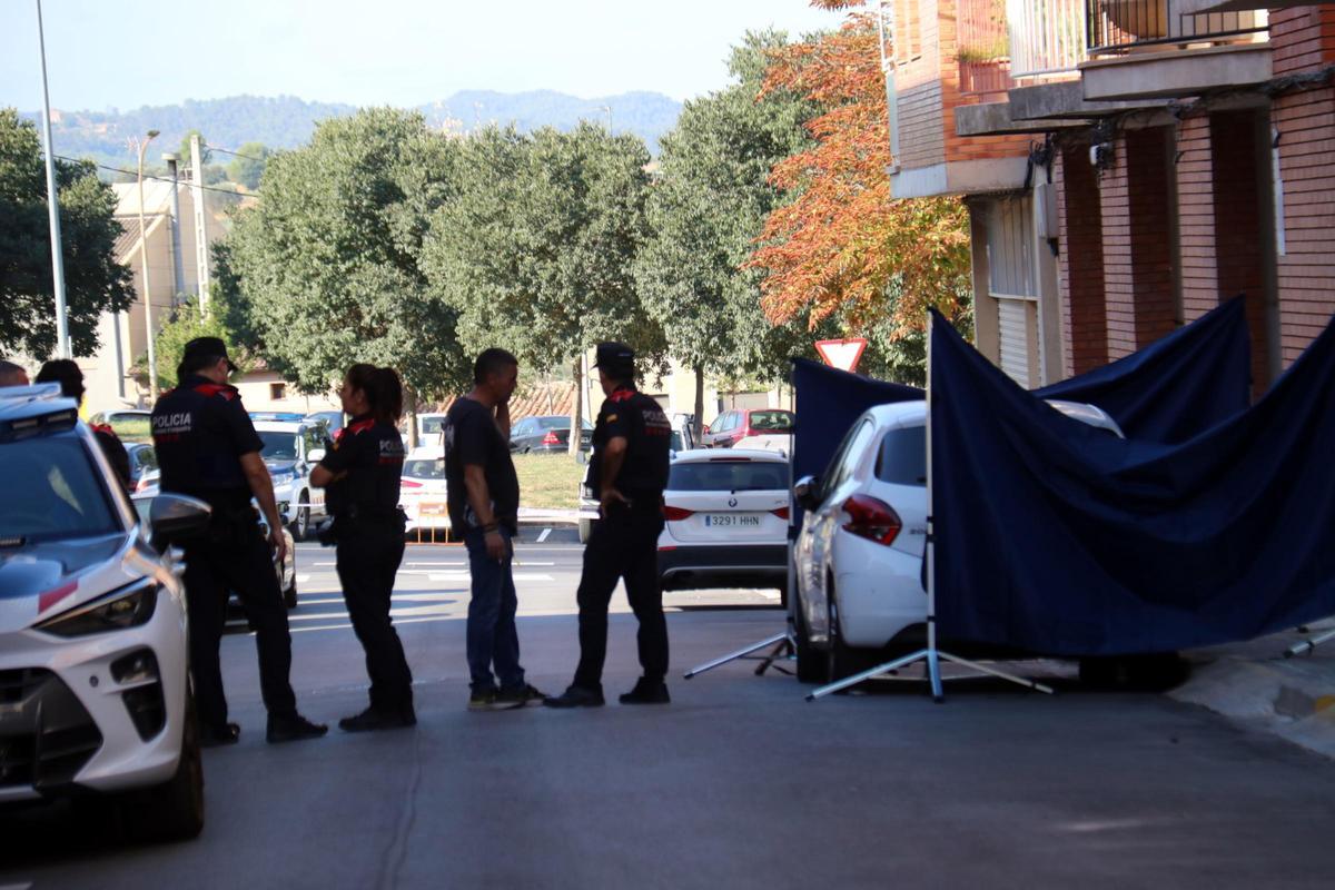 Apuñalamiento mortal en Manresa: los Mossos investigan la muerte de un hombre en la calle Apuñalamiento mortal en Manresa: los Mossos investigan la muerte de un hombre en la calle
