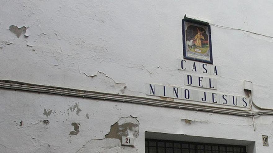 Fachada de la antigua sede de la Casa del Niño Jesús, ubicada en la calle Pozos Dulces