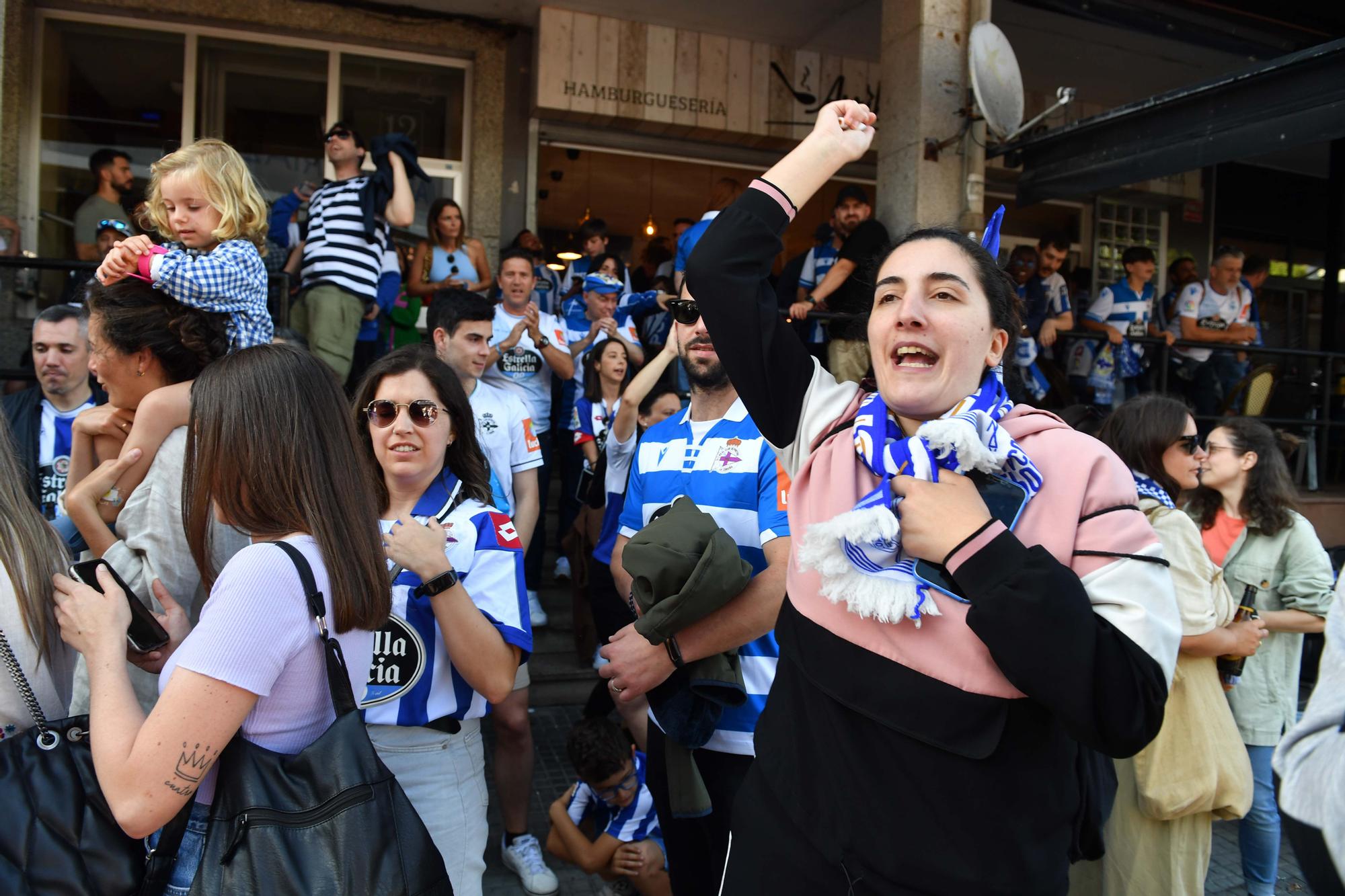 Recibimiento al Deportivo antes del partido frente al Linares