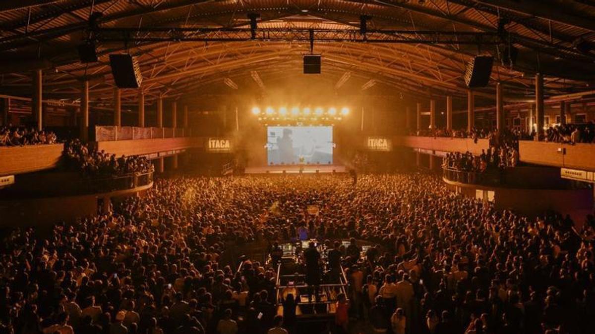 El Palau de Fires, ple pel concert de Morad.