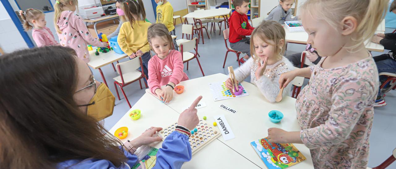 Aula que ha acogido alumnos ucranianos refugiados en el Colegio Virgen del Rosario de Torrevieja
