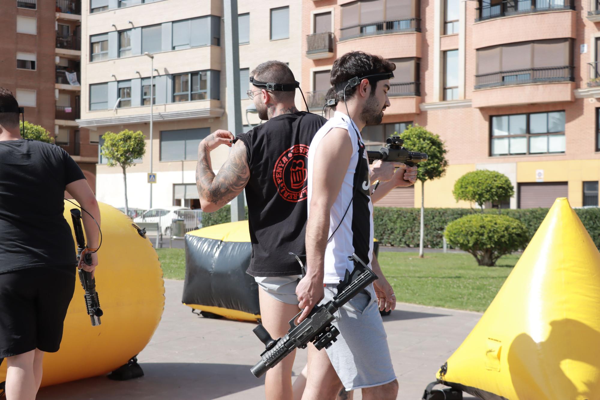 Las mejores fotos del 'laser combat' de las fiestas de Vila-real