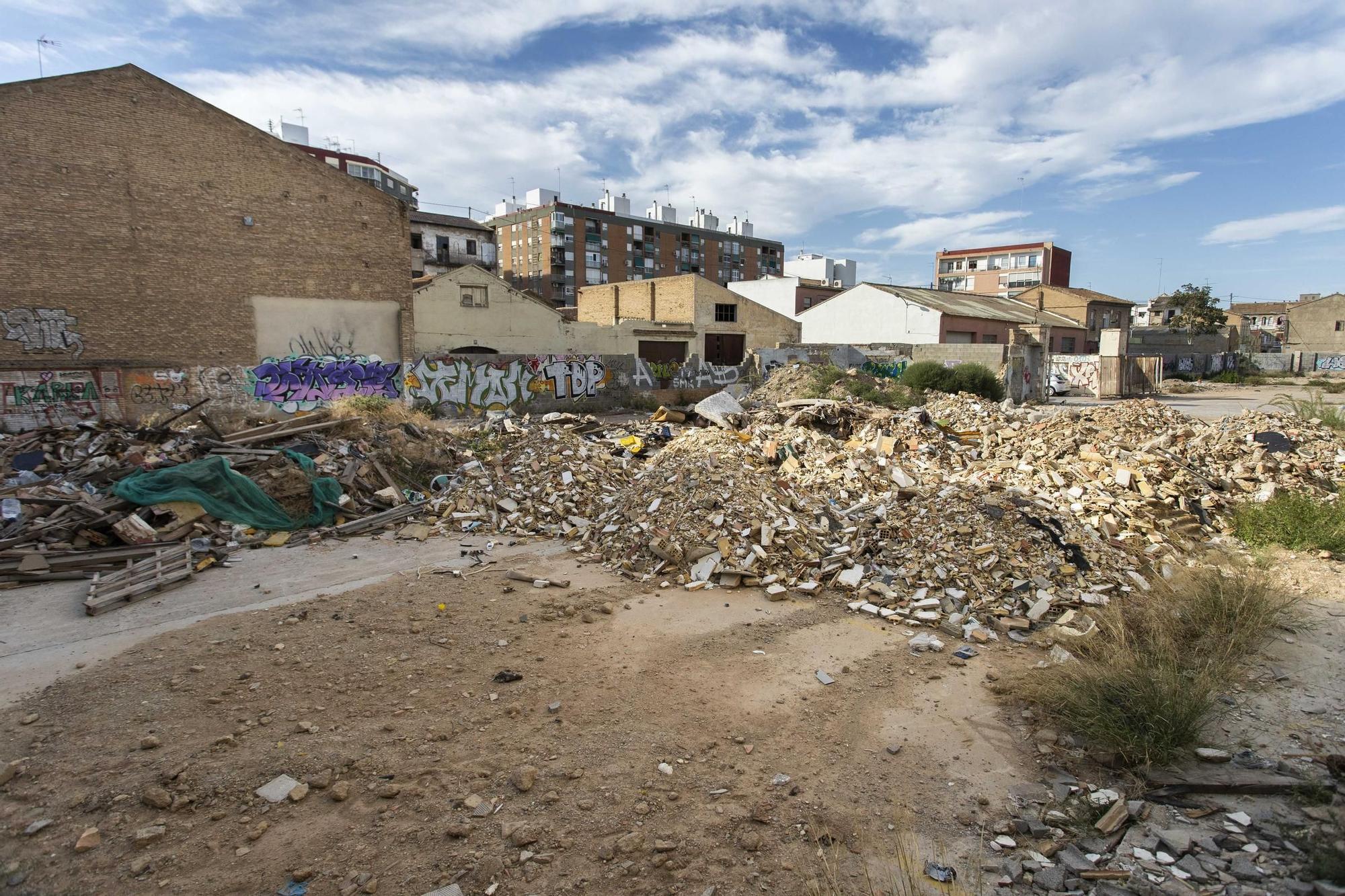 Así eran las fábricas abandonadas del entorno del PAI del Parc central