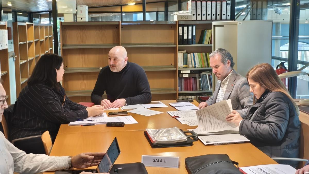 Un instante del consejo de administración de Emvisa.