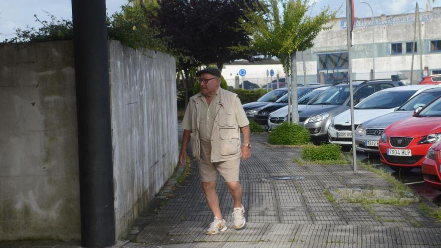 Manuel Charlín, a su llegada a los juzgados de Vilagarcía esta mañana.