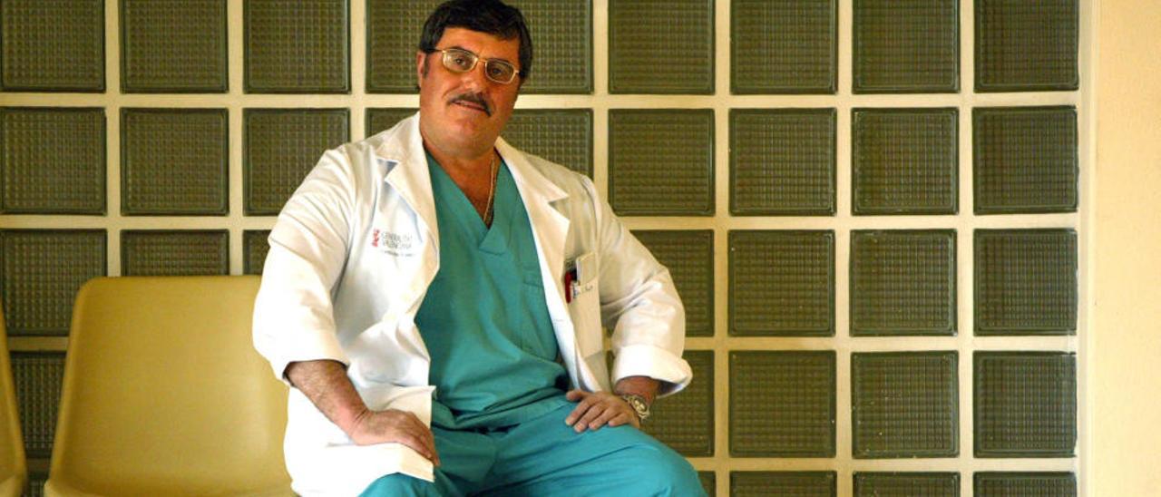 Gustavo Traver ejerció como cirujano durante 42 años en el Hospital General de Castelló