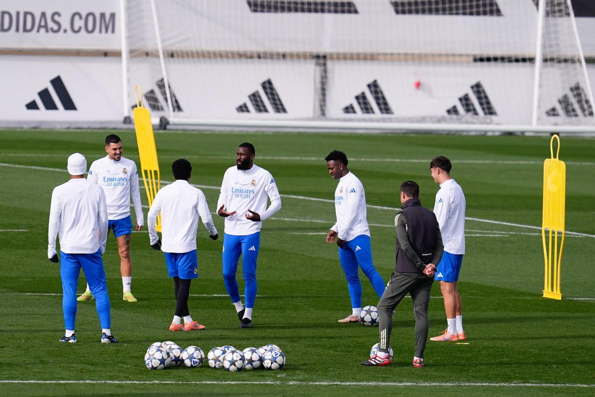 Entrenamiento del Real Madrid antes de jugar contra el Manchester City.