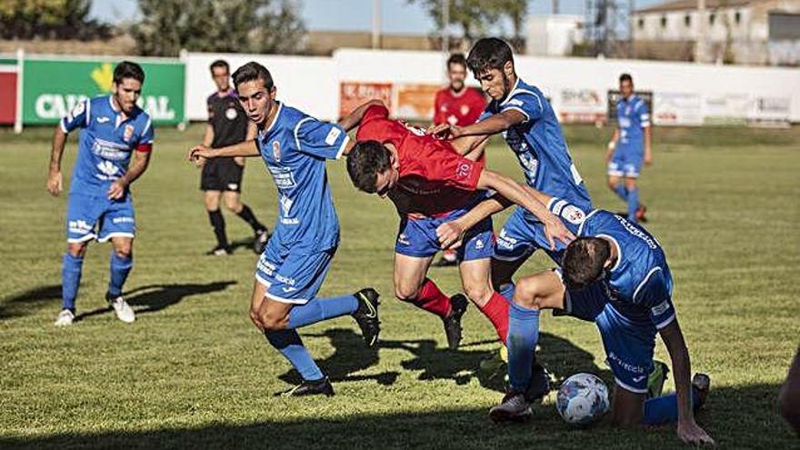 Un lance del último encuentro en casa del CD Villaralbo.