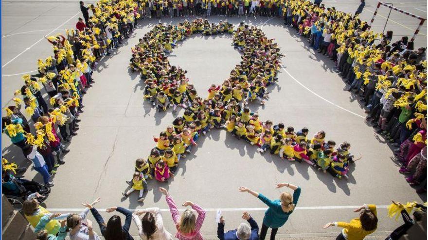 Casi 4.000 alumnos han salido al patio a apoyar el cáncer infantil