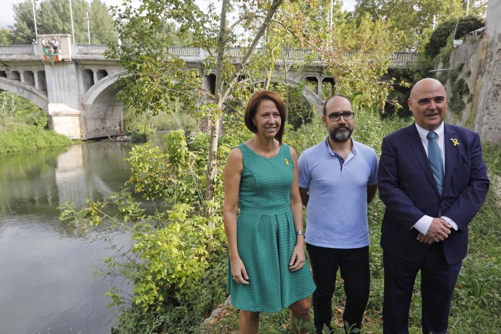 Retiren les àligues franquistes del pont de l'Aigua