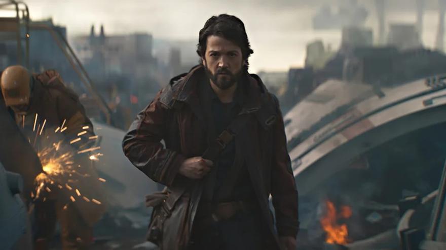 Diego Luna en una escena de la serie &#039;Andor&#039;, de Disney Plus.