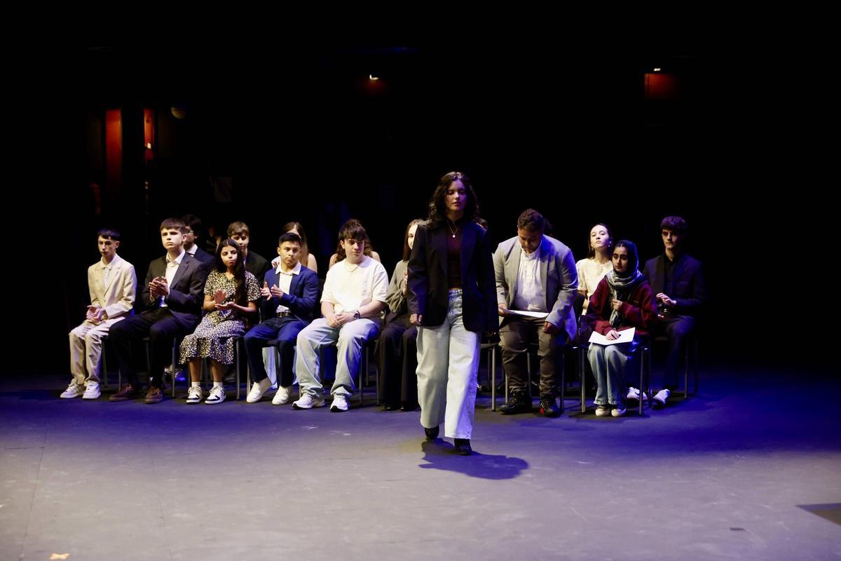 Entrega de los "Premios extraordinarios" de Educación en el teatro de la Laboral