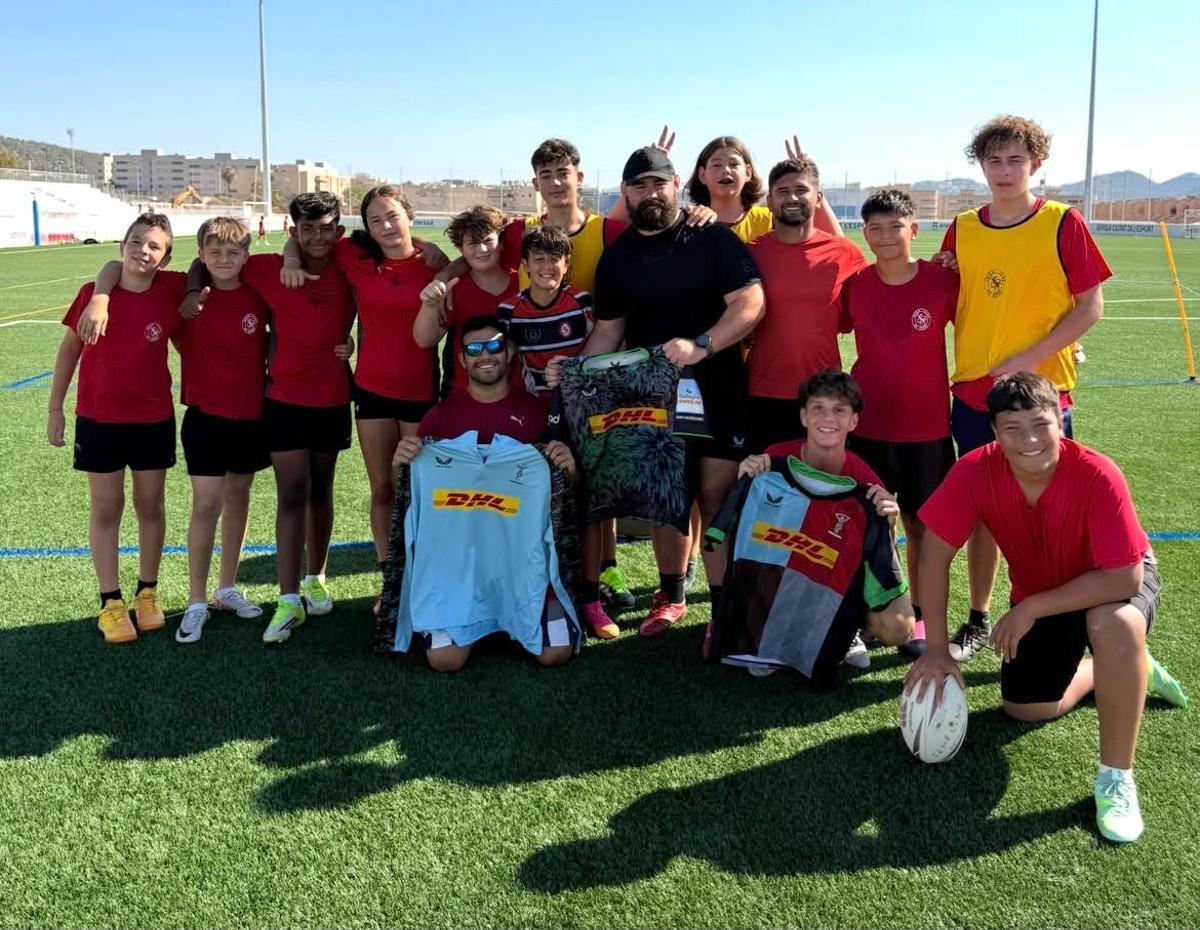 Algunos de los jóvenes que formaron parte de la Academia de Verano del Ibiza Rugby Club.