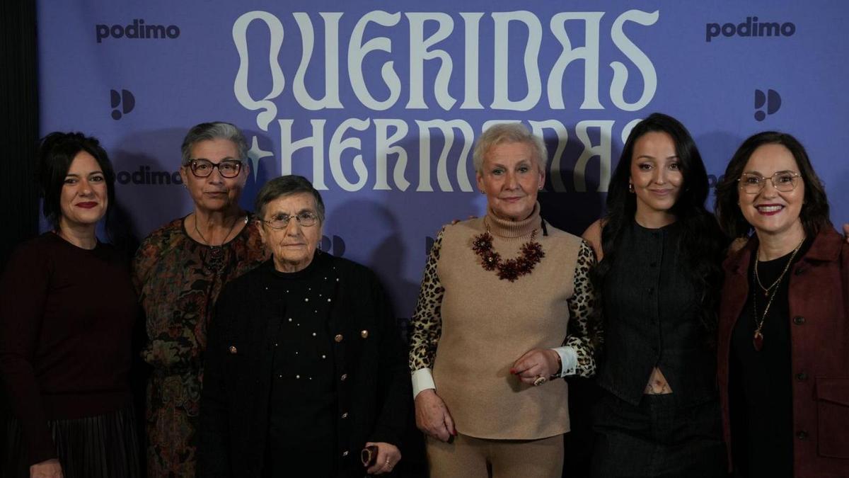 Sindy Takanashi, segunda por la derecha, con las protagonistas de su nuevo capítulo. | Cedida