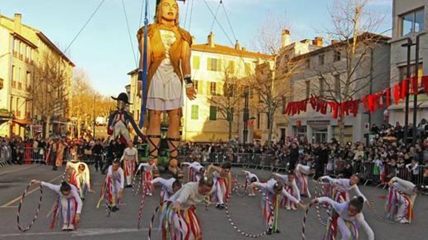 La pérdida de un patrocinador dejará fuera a las brasileñas  en el Desfile Folclórico