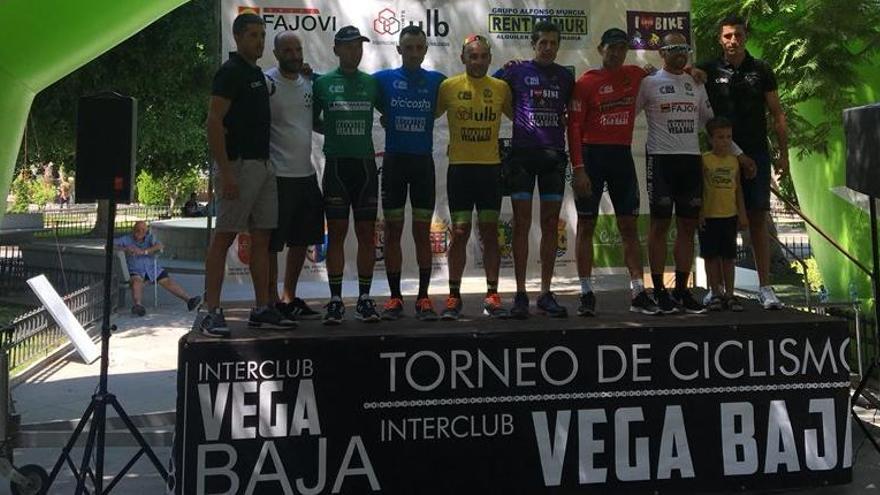 Podio de ganadores del Interclubes Vega Baja 2018