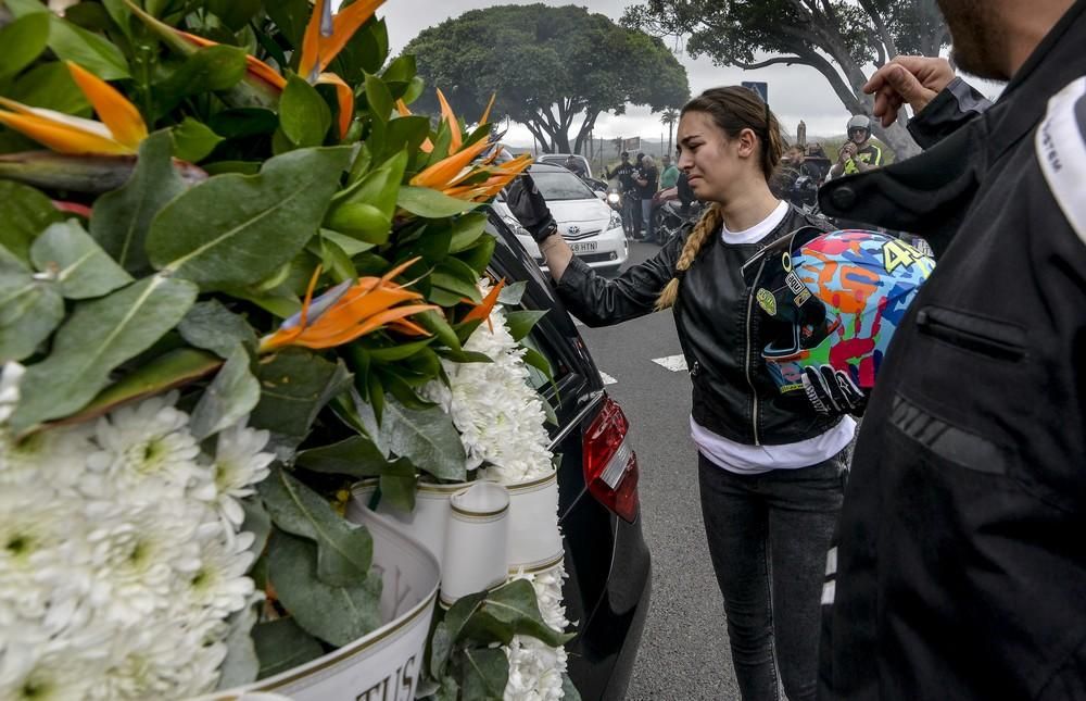 Homenaje de los moteros fallecidos en el accidente de Mogán