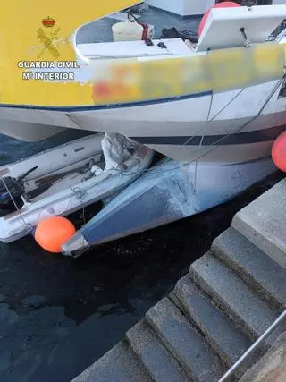 La Guardia Civil investiga vertidos durante unos trabajos de reparación de un barco de pasaje en Bueu