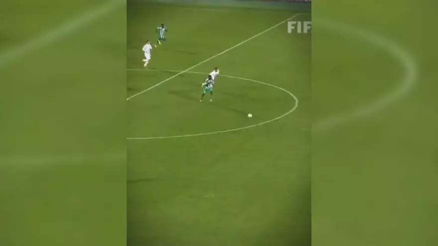 Justicia en el césped: Cuando un compañero de equipo te quiere robar un gol pero no lo consigue