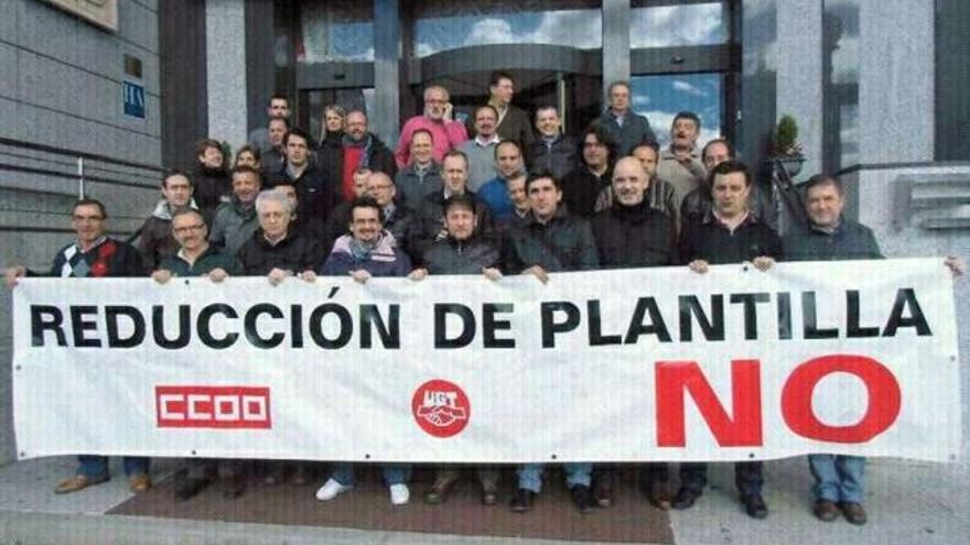 Concentración de trabajadores de Ence contra el ERE que se produjo en Madrid.  // Rafa Vázquez