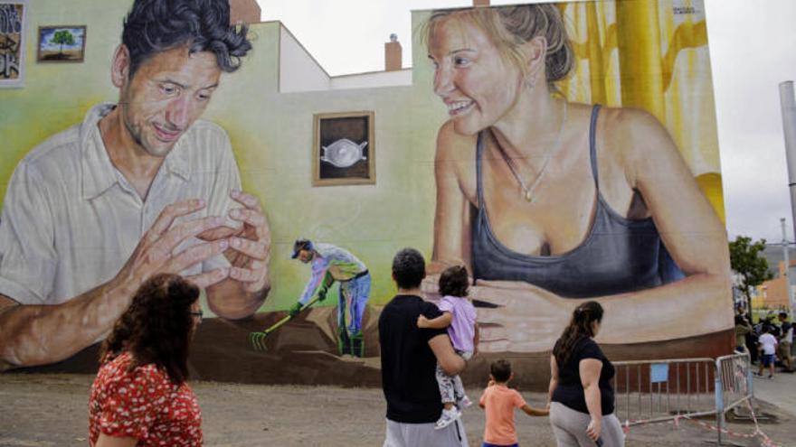 El mural realizado en Gracia por Sabotaje al Montaje, el pasado jueves.