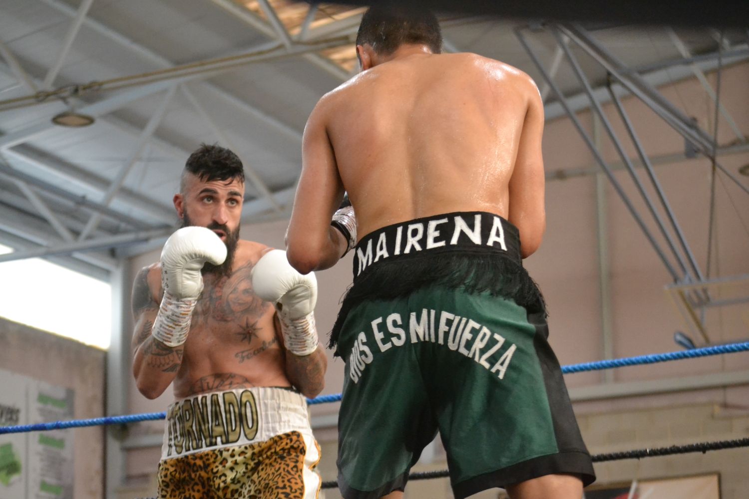 Farah el Bouari brilla en la velada de boxeo en el polideportivo de s’Arenal