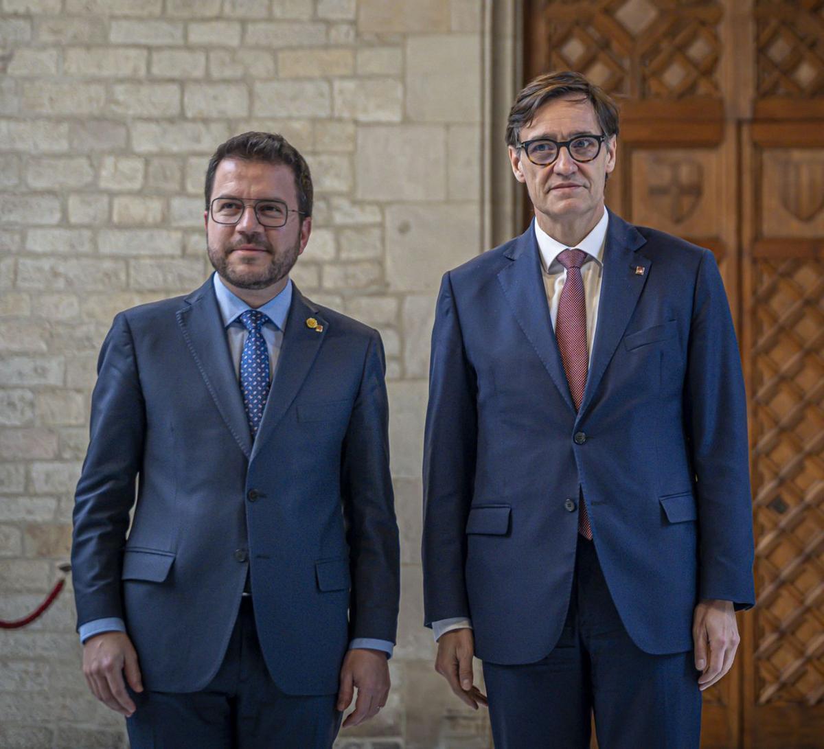 Aragonès ofereix un debat a tres fora de Catalunya que Illa rebutja