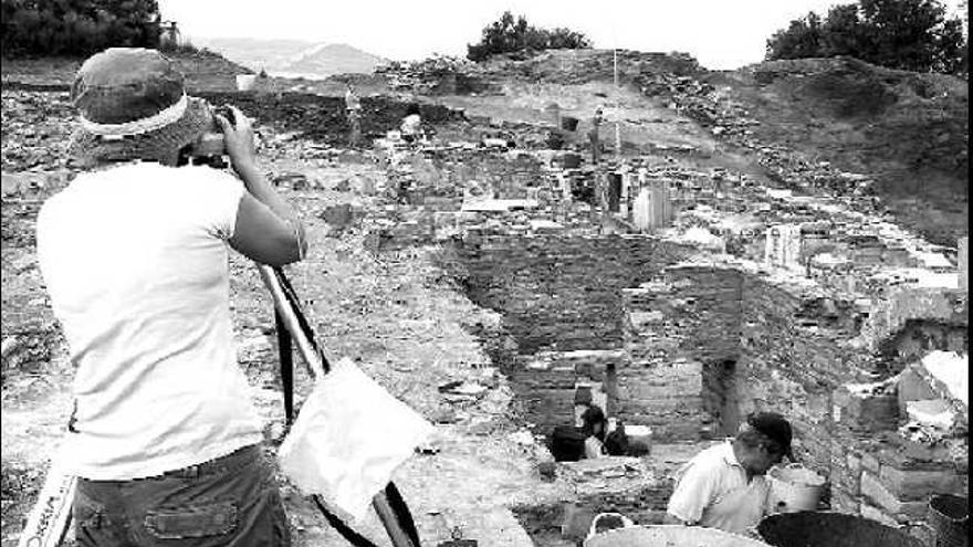 Parte de la domus romana del Chao Samartín, en la que los arqueólogos trabajan este verano.