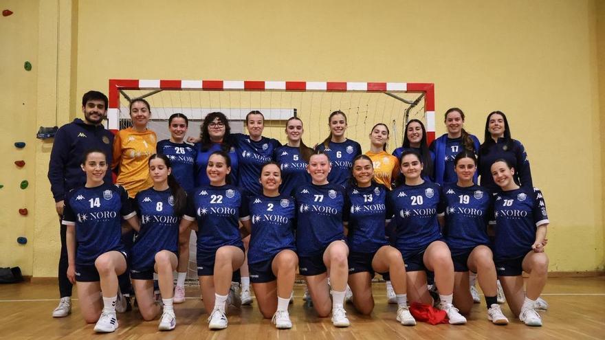 El BM Abegondo, de club debutante a impulsor del balonmano femenino: «En A Coruña existe una importante carencia de equipos sénior»