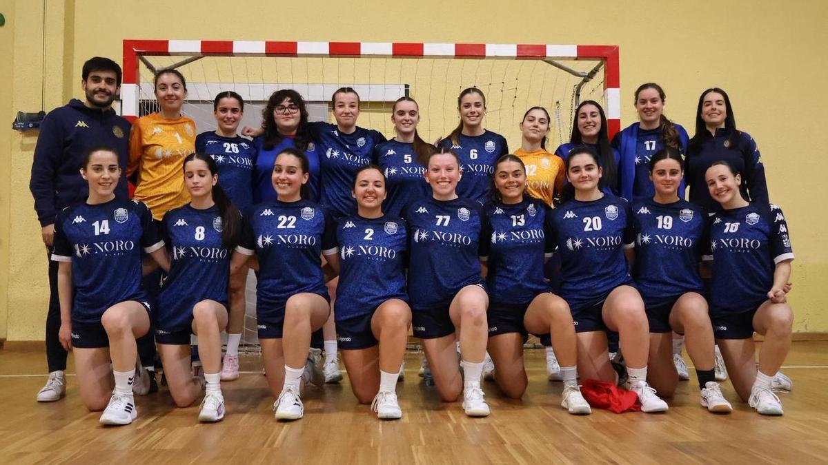 El BM Abegondo, de club debutante a impulsor del balonmano femenino: «En A Coruña existe una importante carencia de equipos sénior»
