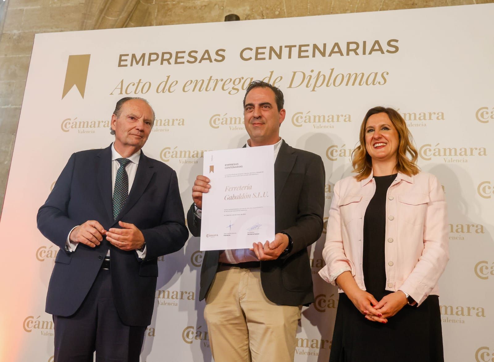 Cámara Valencia homenaje a 26 empresas por su trayectoria centenaria