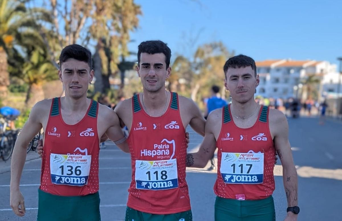 Por la izquierda, Ángel Fernández, David Alfonso y Alejandro Onís.