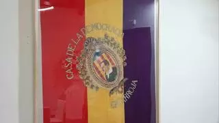 Catarroja expone su bandera blasquista rescatada tras 90 años escondida