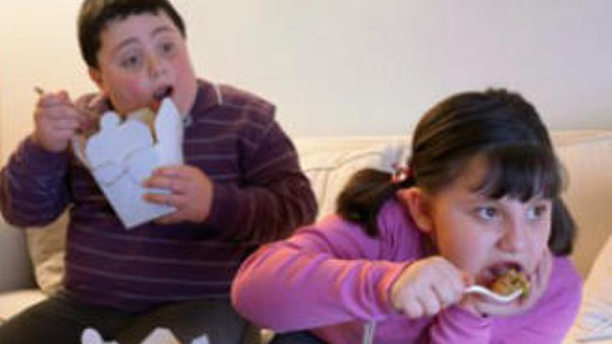 Ante la obesidad infantil, mucho deporte y poca exposición a las pantallas