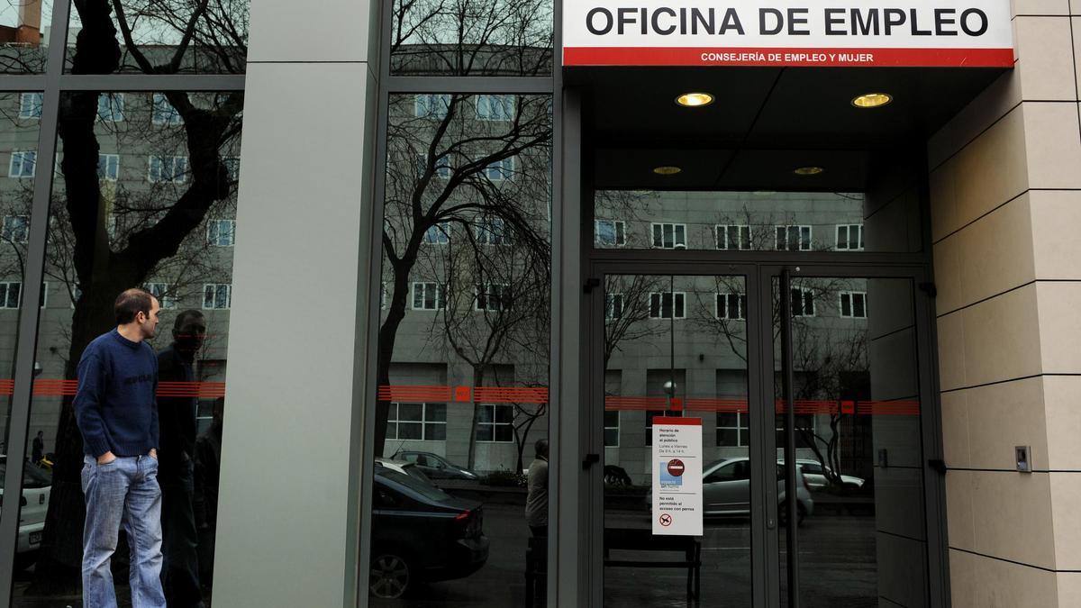 Subsidio por desempleo para mayores de 52 años.