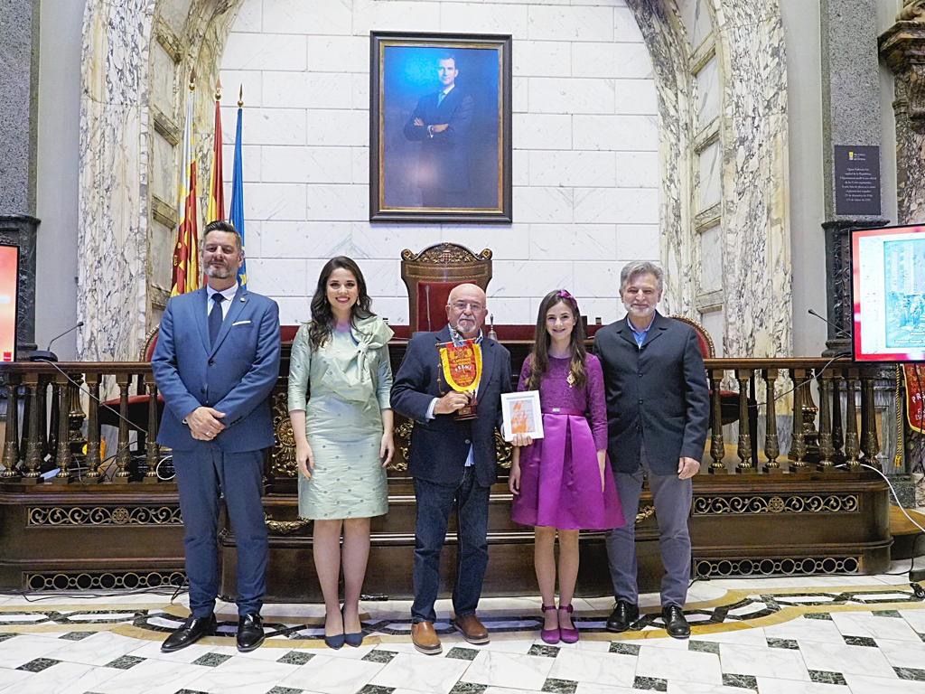 Honores a los artistas en la Gala de los 1 con Algarra en el recuerdo