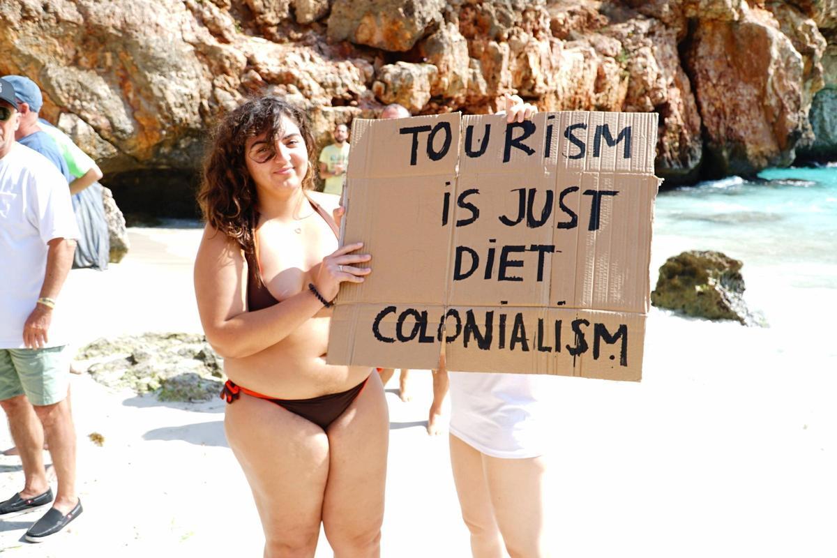 Los mallorquines 'recuperan' el Caló des Moro