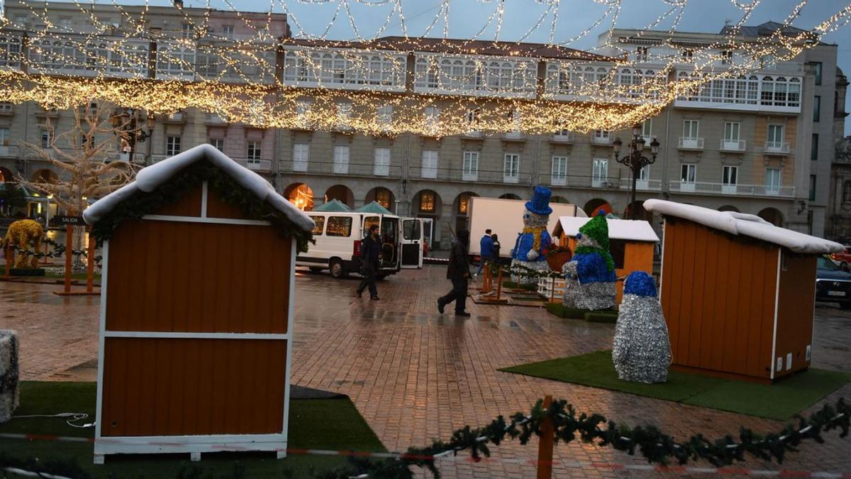 El poblado navideño regresa a la plaza de María Pita  | VÍCTOR ECHAVE